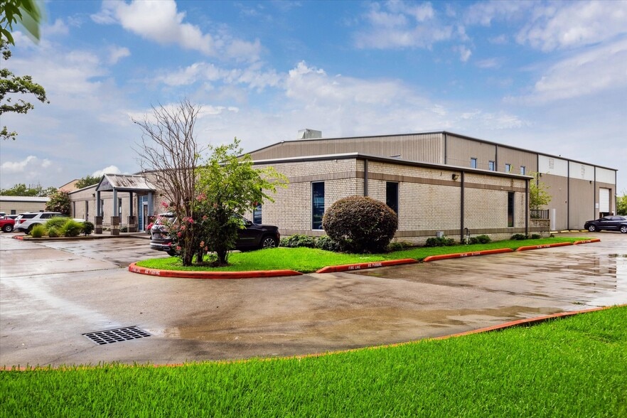 More Photos Of 10302 Mula Rd, Stafford Warehouse For Sale