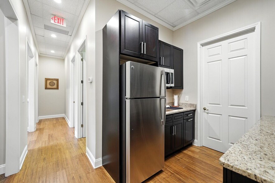 More Photos Of 4385 Kimball Bridge Rd, Alpharetta Medical For Lease