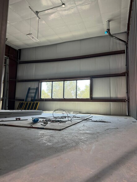 More Photos Of 4105 Commerce Street, Flowery Branch Light Manufacturing For Lease