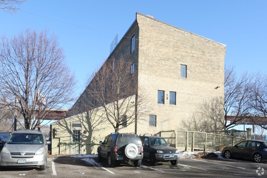 More Photos Of 343-383 Kellogg Blvd E, Saint Paul Loft Creative Space For Sale