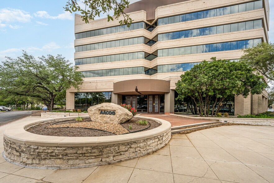 More Photos Of 2700 NE Loop 410, San Antonio Office For Lease