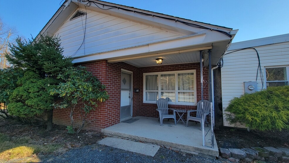 More Photos Of 90 N Franklin St, Pen Argyl Office Residential For Sale