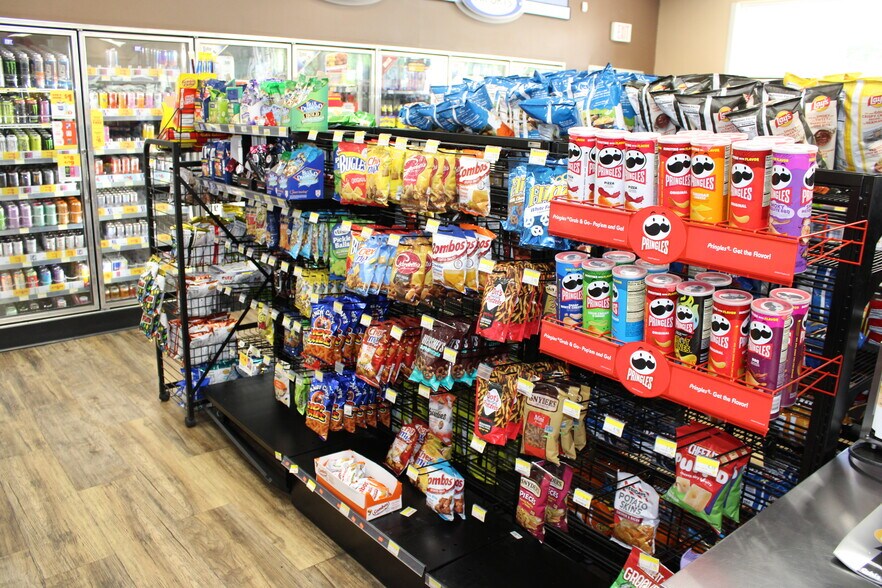More Photos Of 7102 Cottage Hill Rd, Mobile Convenience Store For Sale