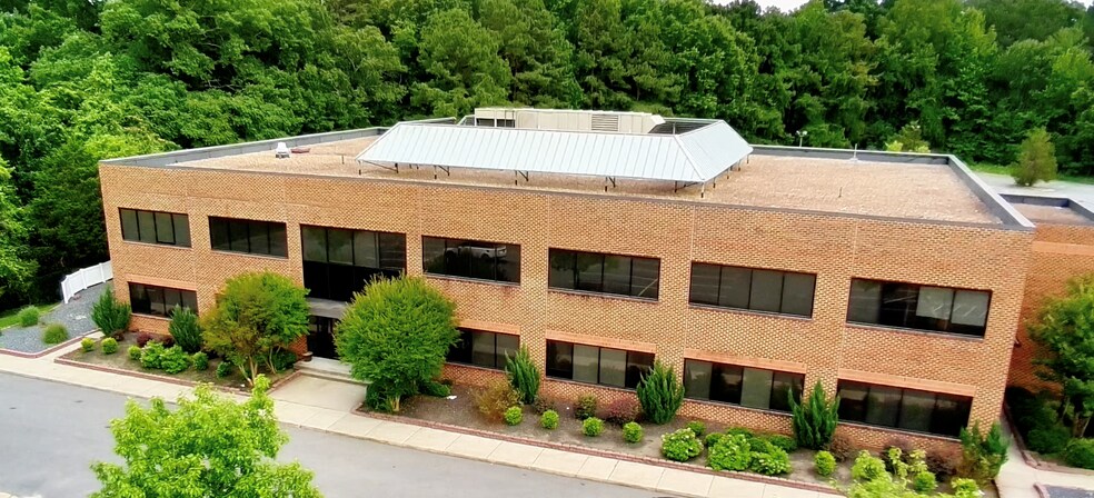 More Photos Of 8141 Hull Street Rd, Richmond Office For Sale