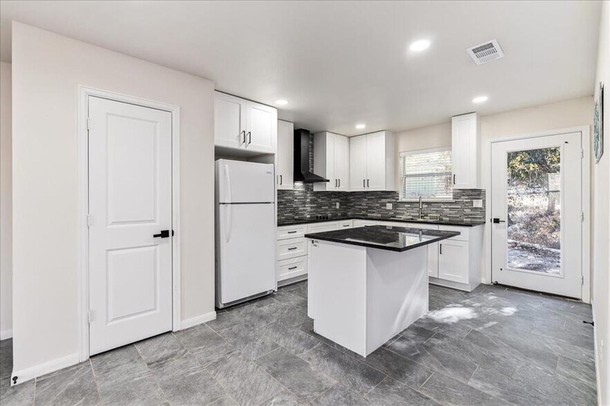 More Photos Of 2505 Pace Bend Rd S, Spicewood Industrial For Sale