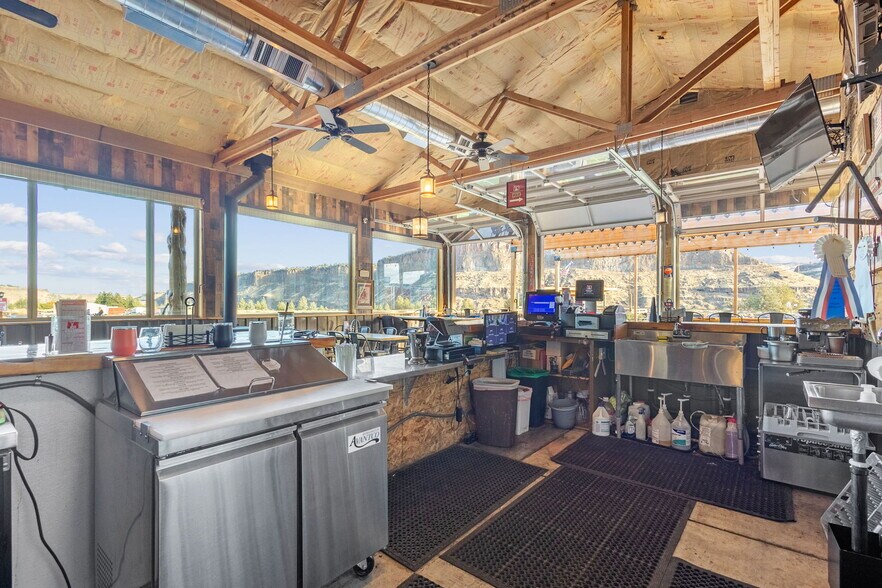 More Photos Of 13959 SW Commercial Loop Rd, Crooked River Ranch Restaurant For Sale