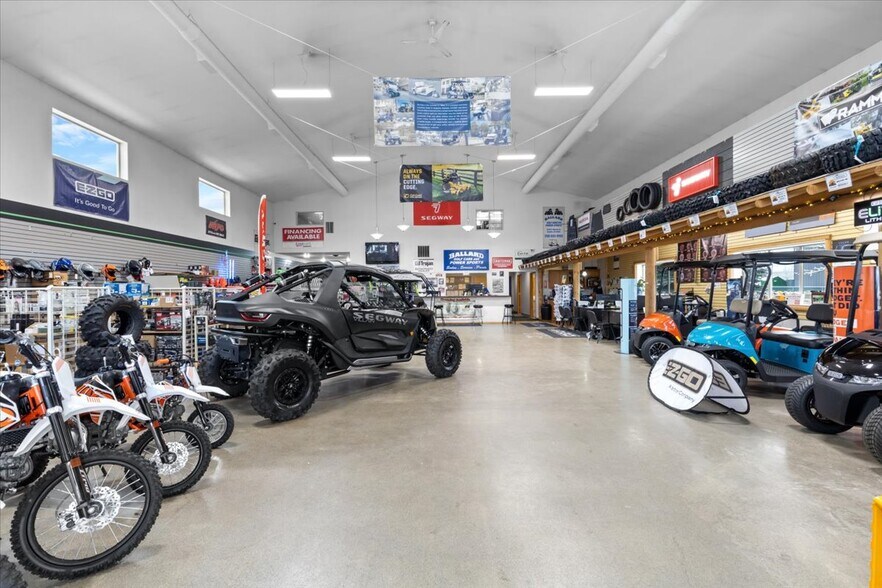 More Photos Of 11494 N Warren St, Hayden Freestanding For Sale