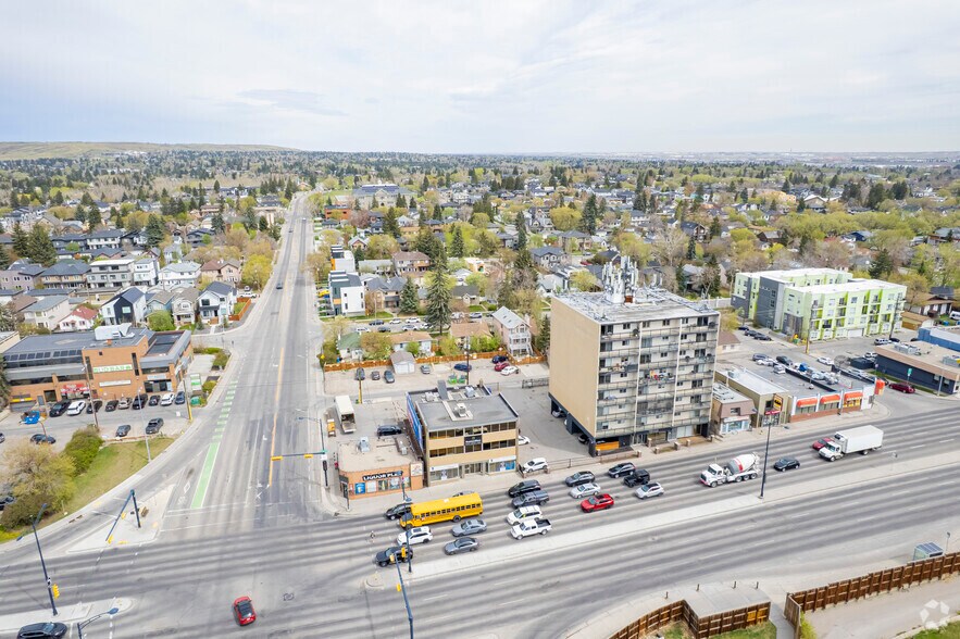 More Photos Of 1026 16th Ave NW, Calgary Storefront Retail Office For Lease