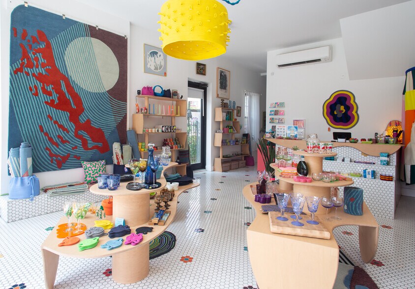 More Photos Of 219 Irving Ave, Brooklyn Fast Food For Lease