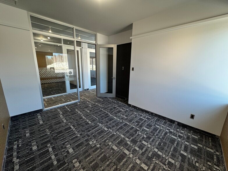 More Photos Of 4520-4540 Rue Charles-Malhiot, Trois-Rivières Office For Lease