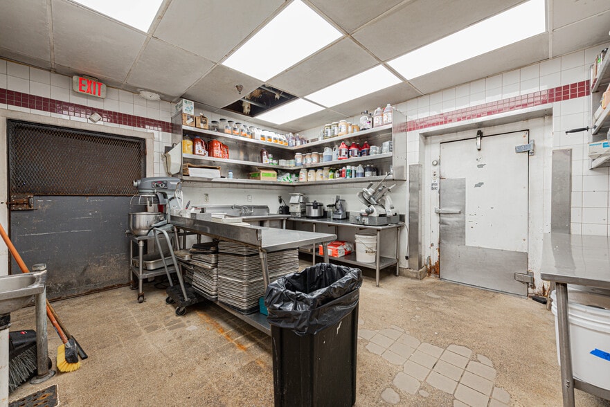More Photos Of 14410 Coastal Hwy, Ocean City Restaurant For Sale