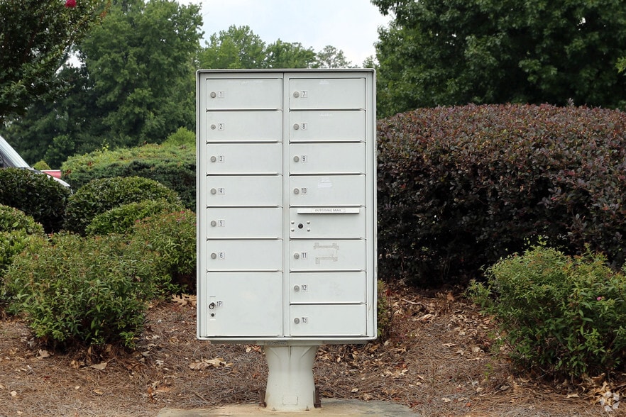 More Photos Of 1025 Union Center Dr, Alpharetta Research And Development For Lease