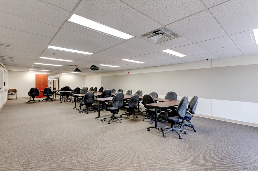 More Photos Of 2265 Old Highway 95, Lenoir City Office For Sale