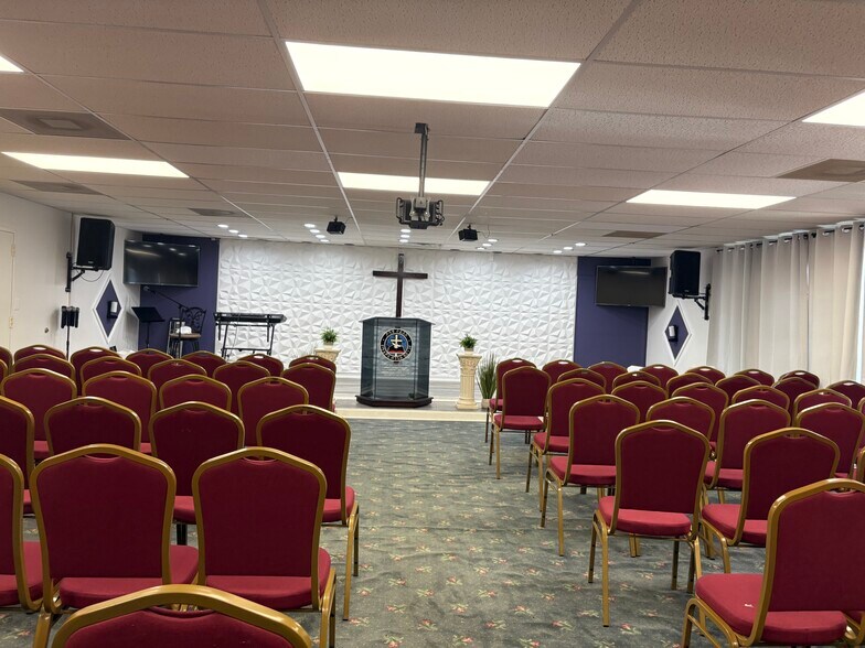 More Photos Of 1402 Shepard Dr, Sterling Medical For Lease