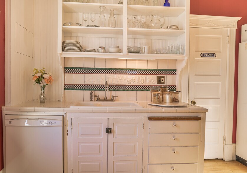 More Photos Of 310 E 2nd St, Trinidad Hospitality For Sale