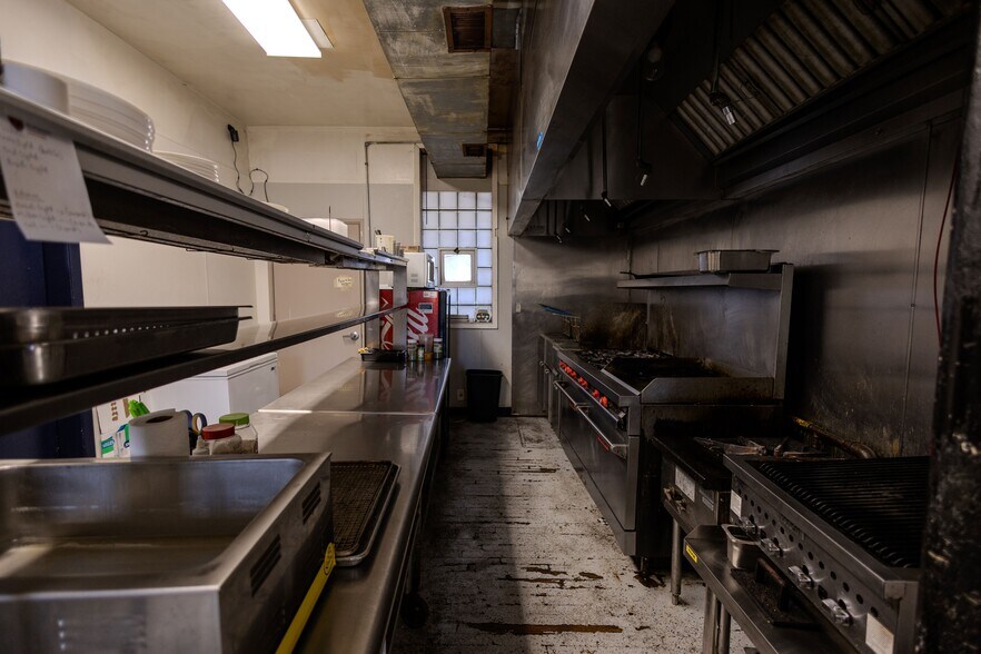 More Photos Of 1525 16th St, Central City General Retail For Sale