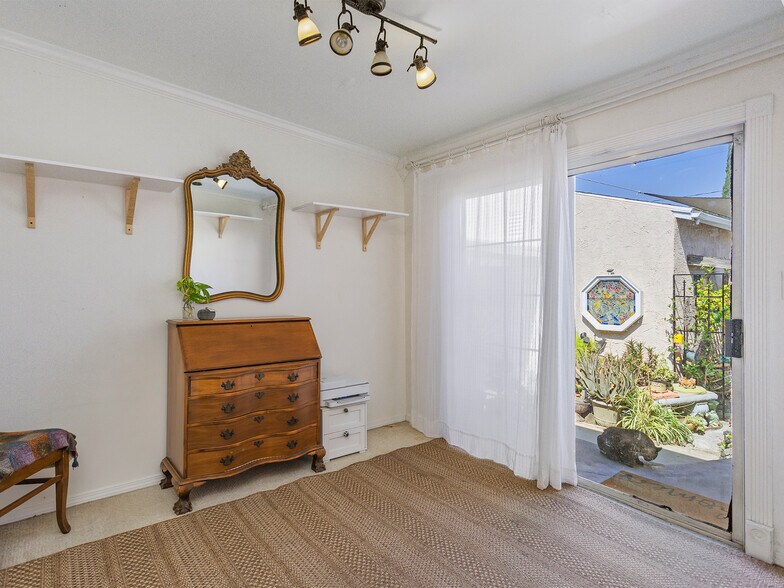 More Photos Of 331 Allen Ave, Glendale Multifamily For Sale