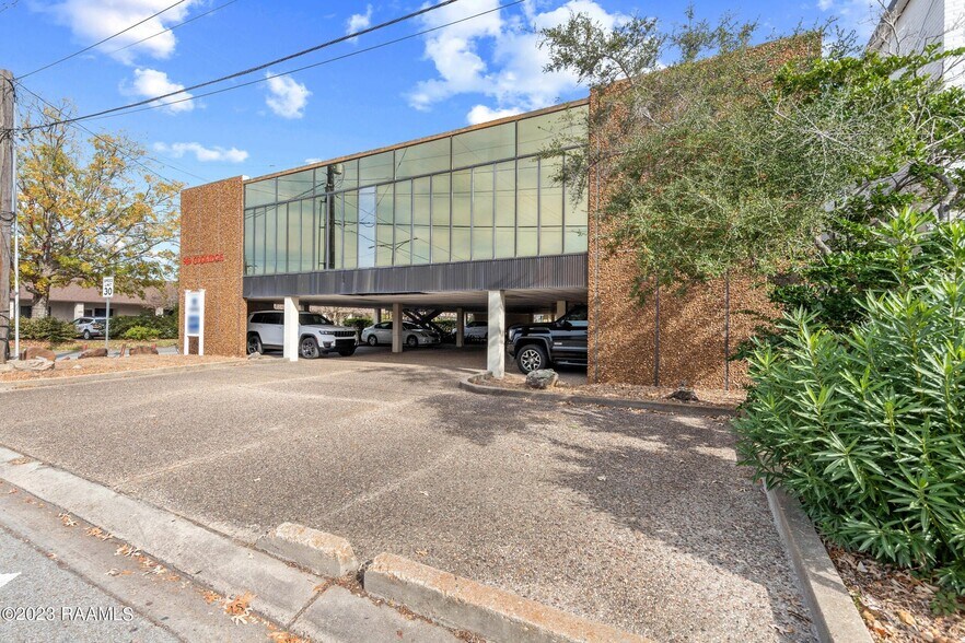 More Photos Of 969 Coolidge St, Lafayette Office For Lease