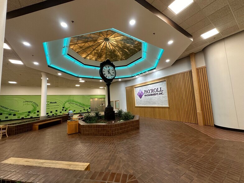 More Photos Of 550 Center St, Auburn Freestanding For Sale