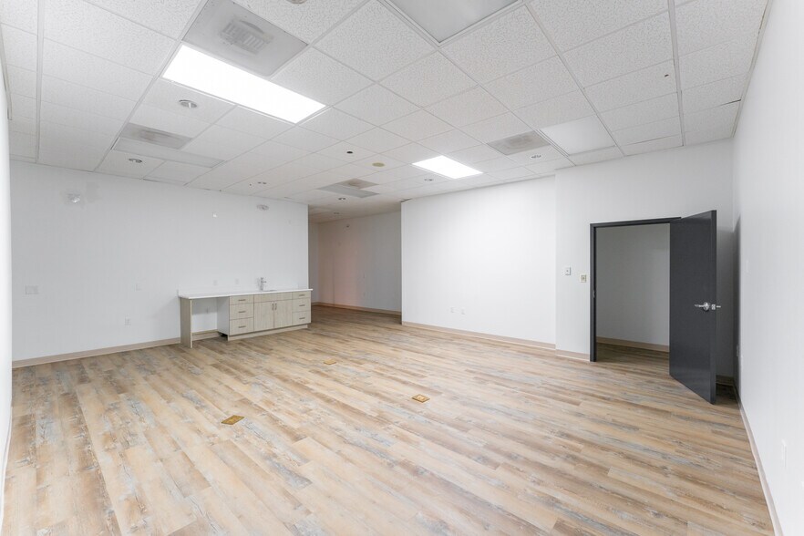 More Photos Of 4031 Upper Creek Dr, Sun City Center Medical For Sale