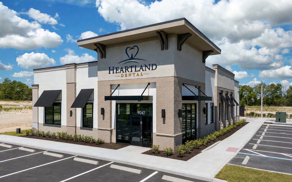 More Photos Of 9247 Commercial Way, Weeki Wachee Freestanding For Sale