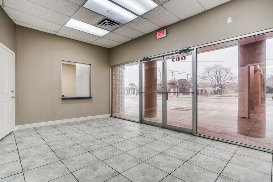 More Photos Of 605-607 6th St N, Texas City Restaurant For Sale