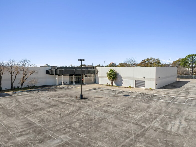 More Photos Of 12002 US 59 Hwy, Meadows Place Light Manufacturing For Sale