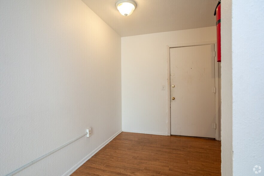 More Photos Of 2010 Arlington Ave, Toledo Apartments For Sale