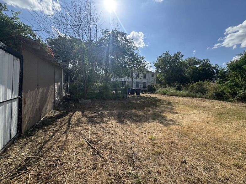 More Photos Of 4219 S Presa St, San Antonio General Retail For Sale