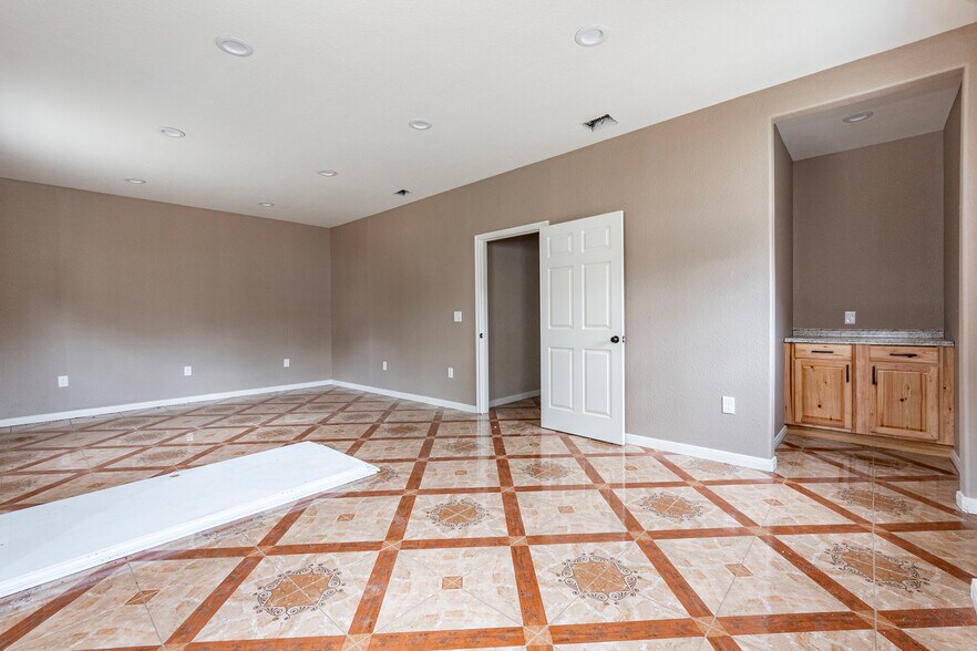 More Photos Of , Spring Unknown For Sale