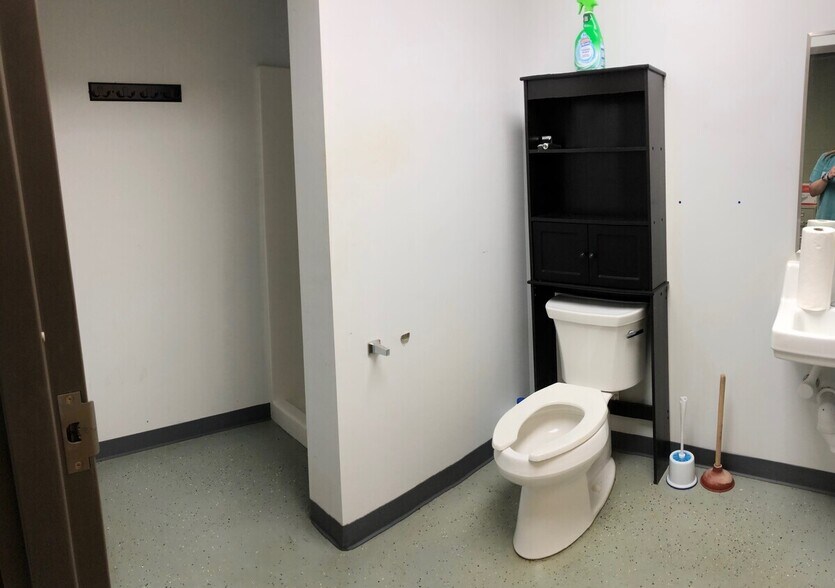 More Photos Of 9331 Garners Ferry, Hopkins Storefront Retail Office For Lease