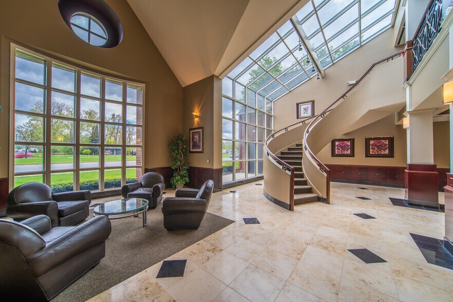 More Photos Of 1668 S Telegraph Rd, Bloomfield Hills Office For Lease