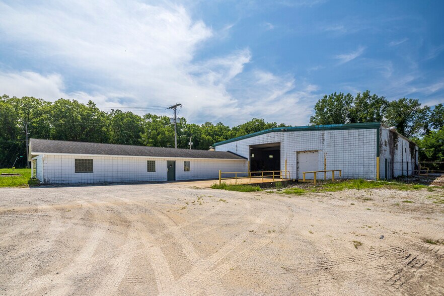 More Photos Of 707 Sheridan Ave, Michigan City Flex For Sale