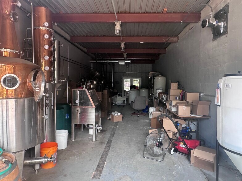 More Photos Of 1357 Central Ave, Middletown Storefront For Sale