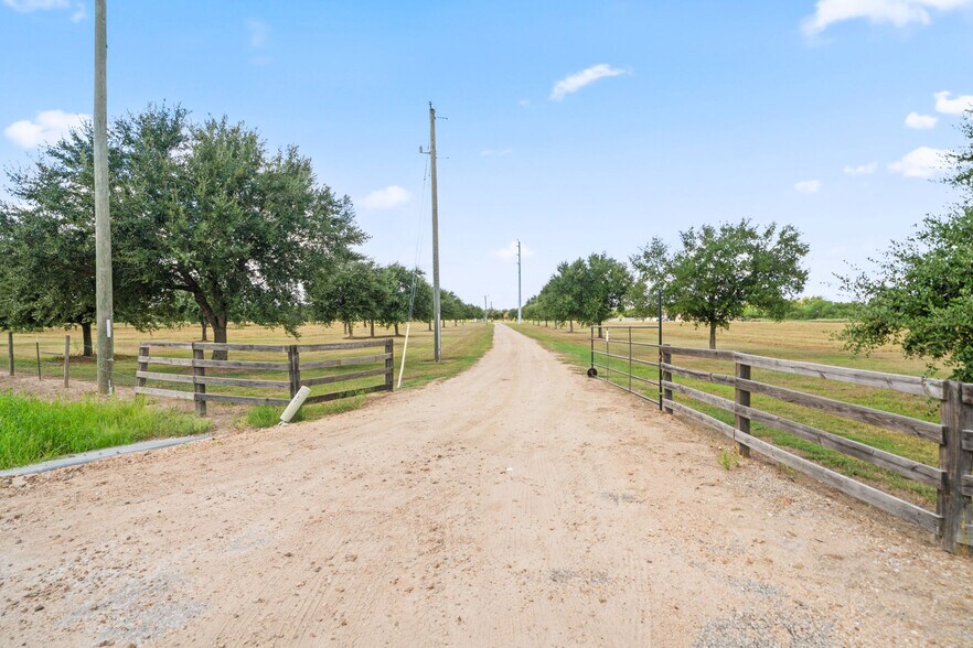 More Photos Of 7311 Highway 36 S, Sealy Land For Sale