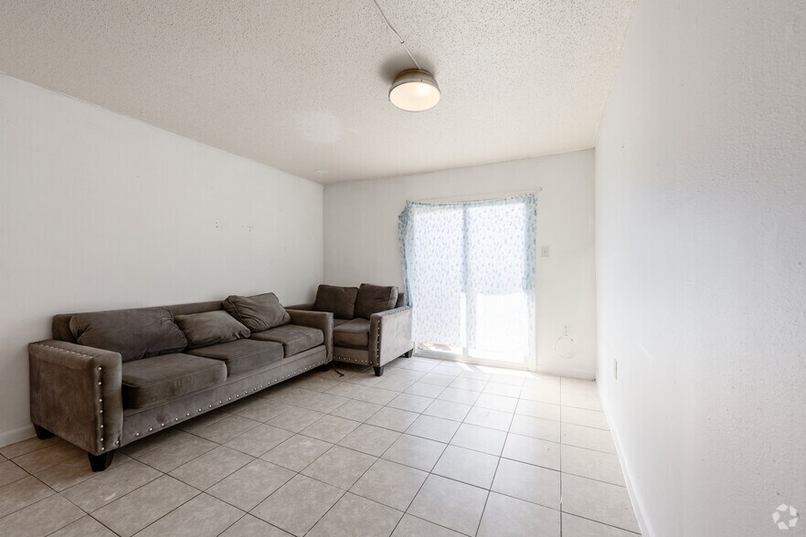 More Photos Of 1718 Boulevard De Province, Baton Rouge Apartments For Sale