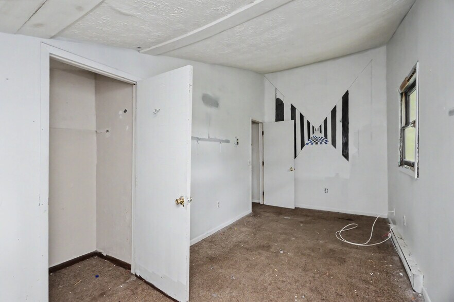 More Photos Of 23 Grand Ave, Norwalk Apartments For Sale