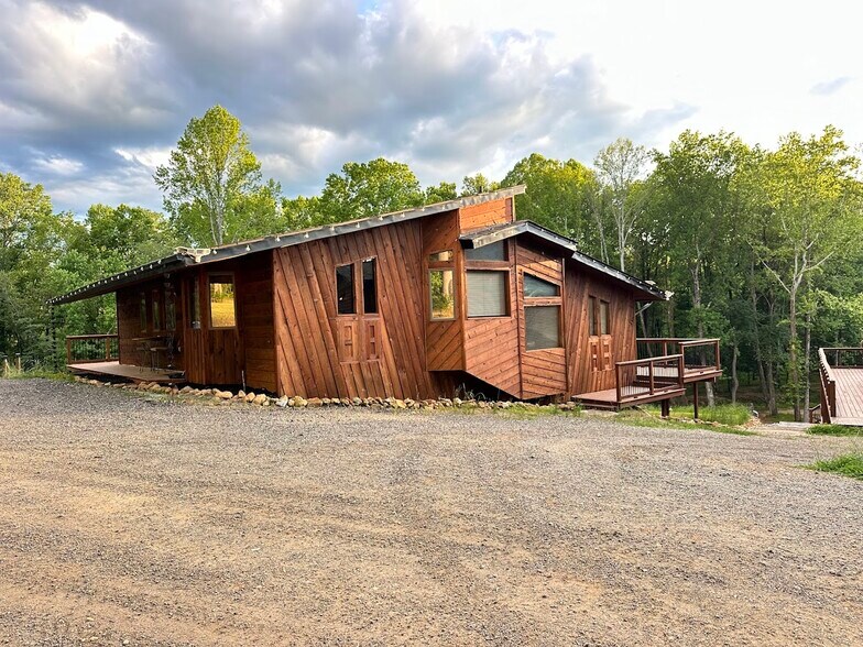 More Photos Of 550 Old Mill Rd, Campobello Lodge Meeting Hall For Sale