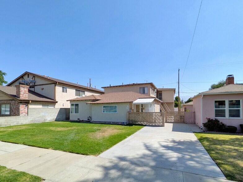 Primary Photo Of 652 N Whitnall Hwy, Burbank Apartments For Sale