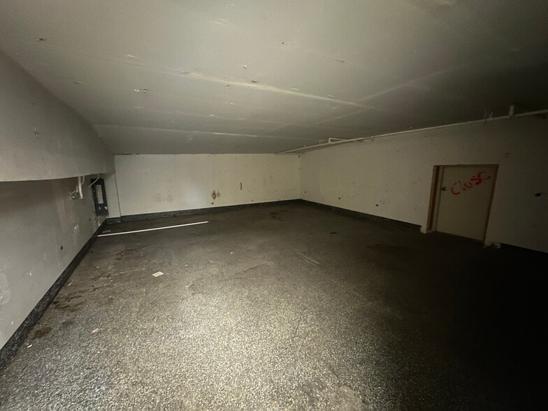 More Photos Of 8000 Wheatland Ave, Sun Valley Manufacturing For Lease