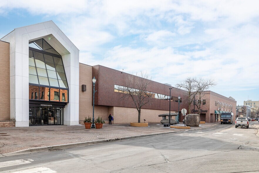 More Photos Of 600-660 W Saint Germain St, Saint Cloud Freestanding For Sale