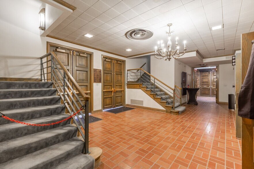 More Photos Of 1500 14th St, Lubbock Religious Facility For Sale