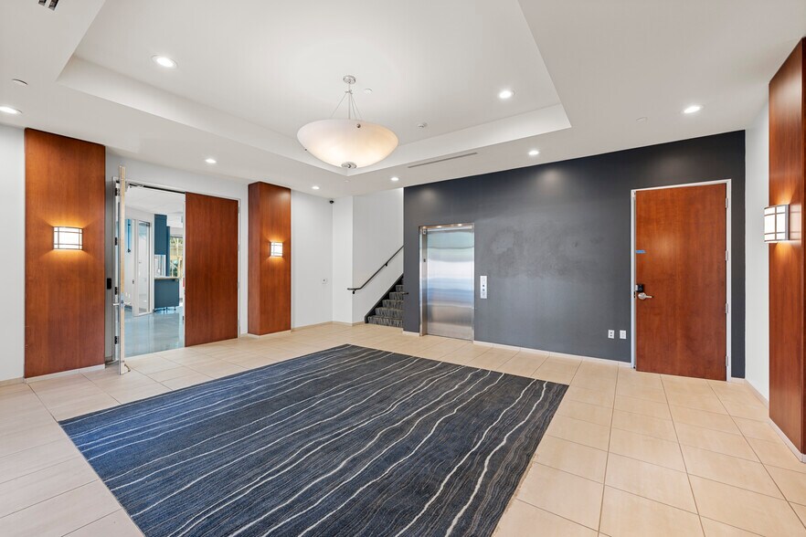More Photos Of 2036 Corte Del Nogal, Carlsbad Office For Sale