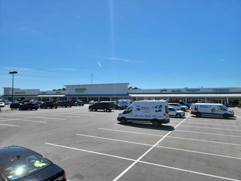 More Photos Of 4265 Tamiami Trl, Port Charlotte Unknown For Lease