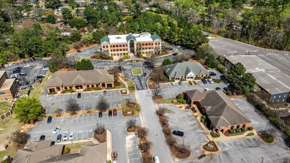More Photos Of 300 Towncenter Blvd, Tuscaloosa Office For Lease