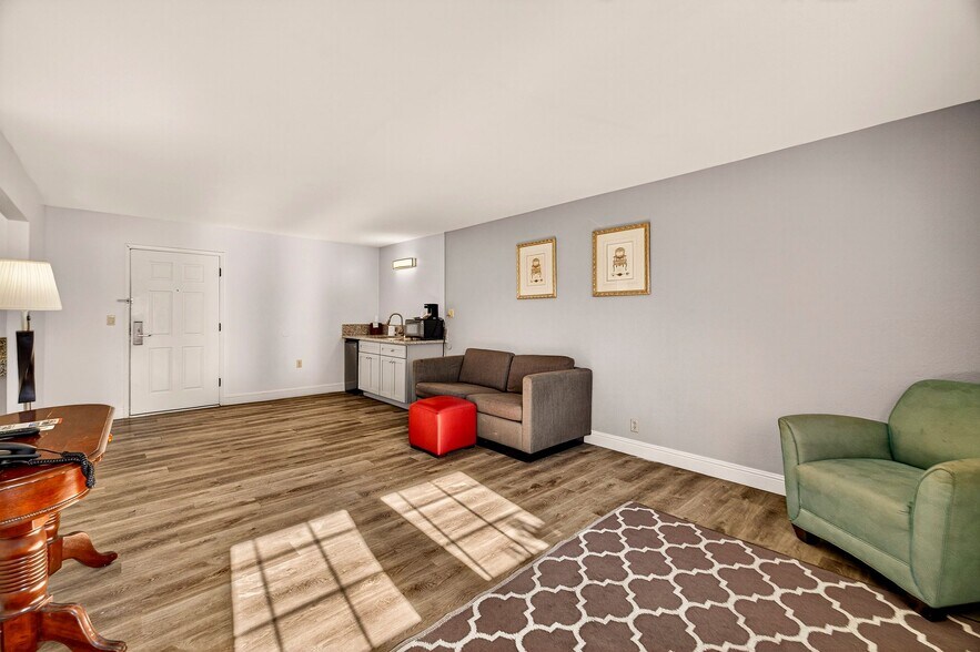 More Photos Of 725 Broadway St, Chico Hotel For Sale