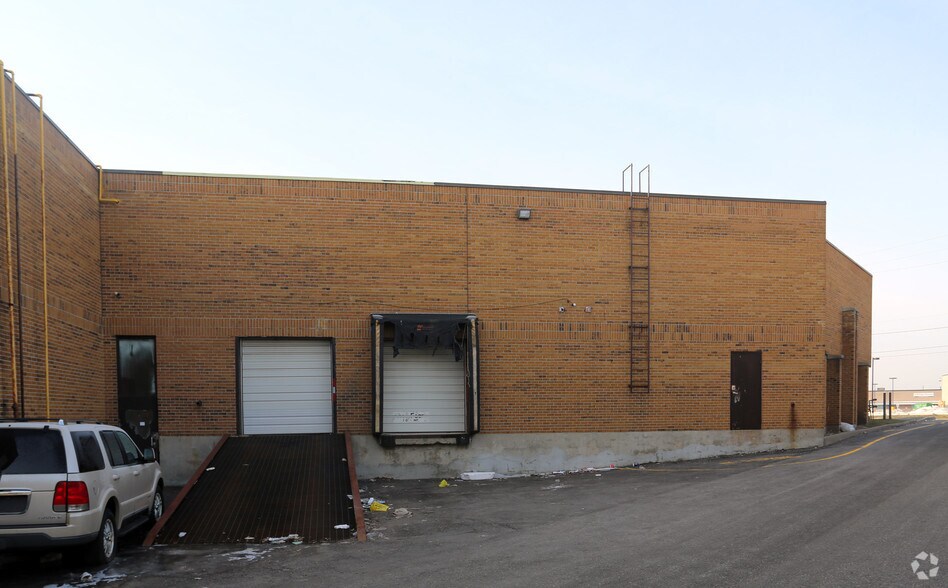 More Photos Of 155 Champagne Dr, Toronto Warehouse For Lease