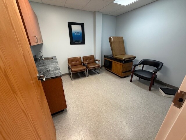 More Photos Of 225 State Highway 35, Red Bank Medical For Lease