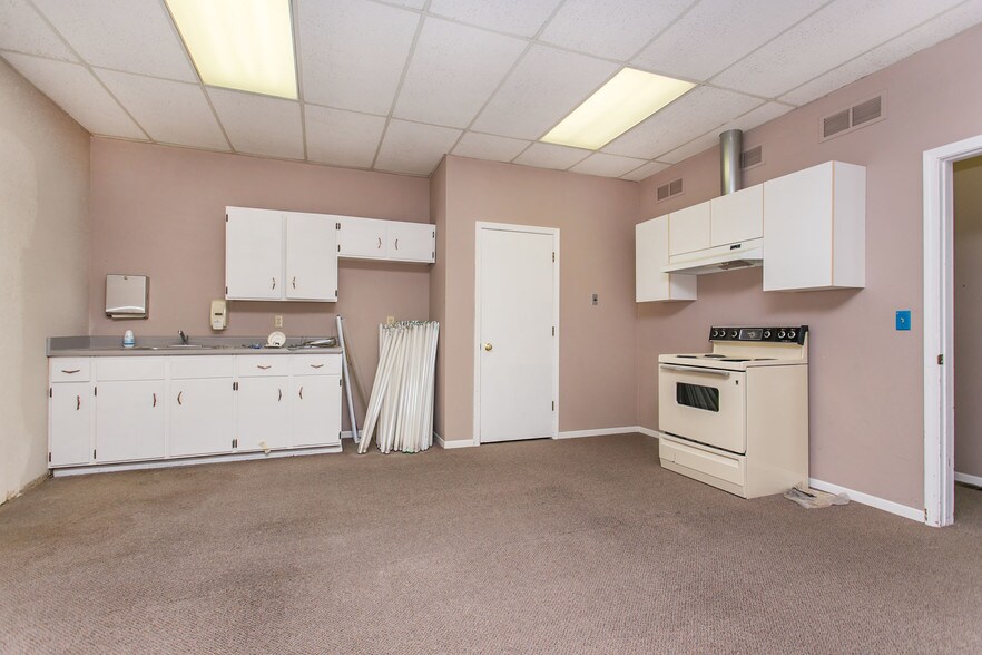 More Photos Of 100 N Fruitland St, Kennewick Office For Lease