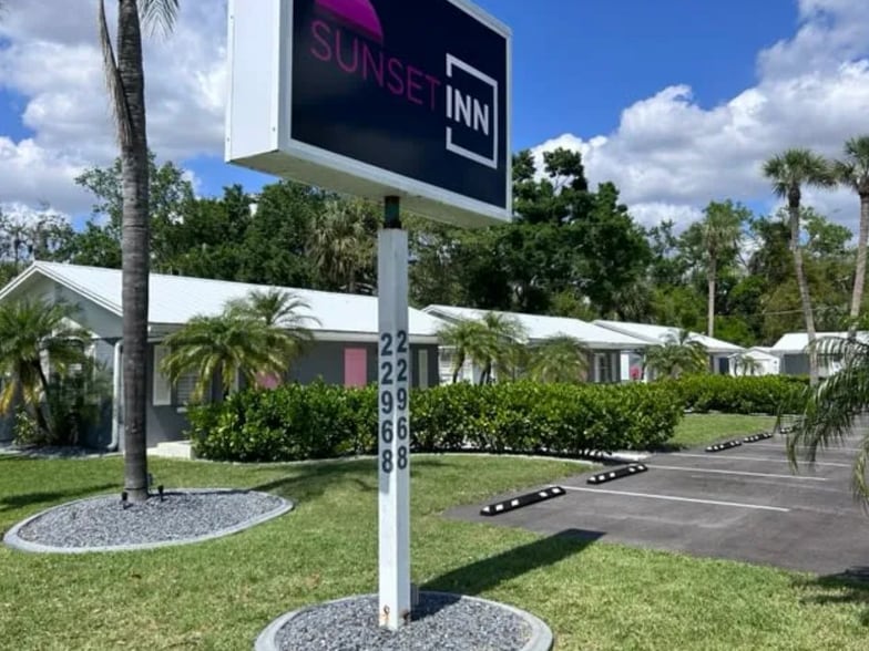 Primary Photo Of 22968 Bayshore Rd, Port Charlotte Hospitality For Sale